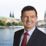 U. Rohse mit Alster Hintergrund